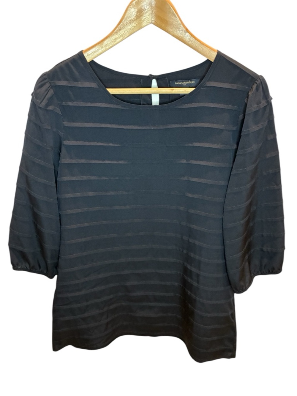 Banana Republic Top Women’s M Navy Blue Textured Tiered Stripe Blouse 3/4 Sleeve